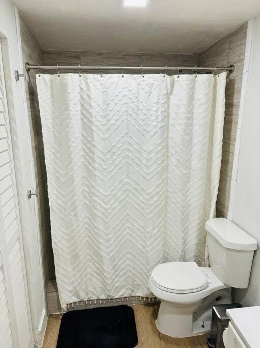 Miami Studio Near Airport/Beach Екстер'єр фото